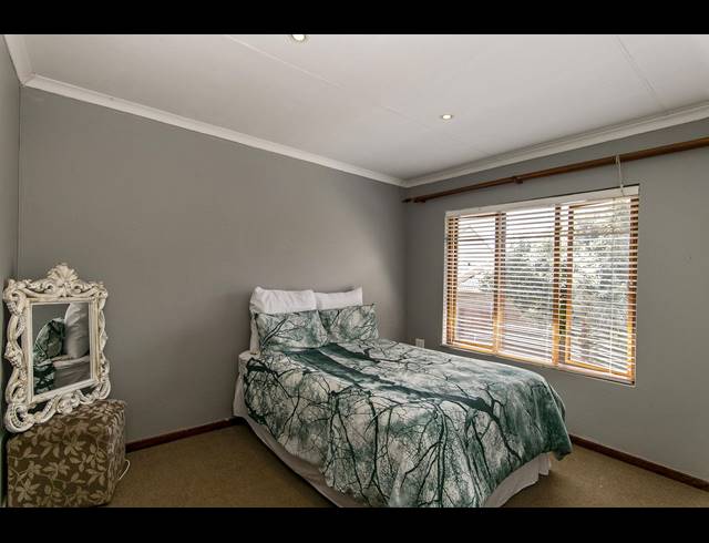 3 BEDROOM TOWNHOUSE FOR SALE IN RADIOKOP